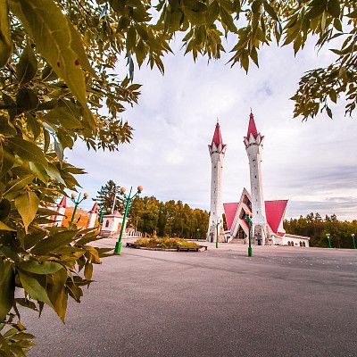 ул. Комароваи мечеть Ляля-Тюльпан в Уфе. Фото: Данил Ивлев, 2020